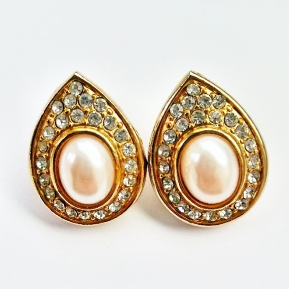 Vintage Goldtone Faux Pearl Earrings - Picture 1 of 6